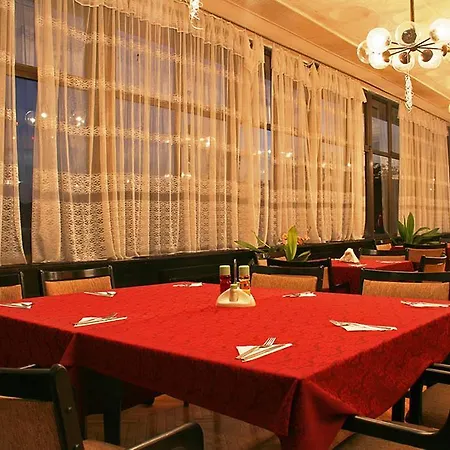 Hotel Geolog 2*